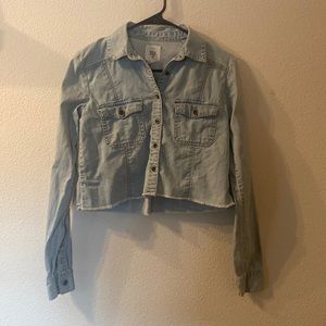 Billabong cropped jean jacket size small